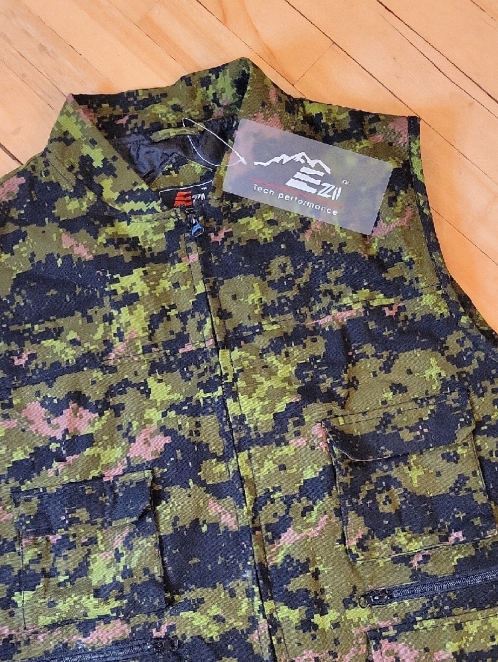 NWT Performance Men's Camouflage Field Vest - Green Camo Size XL